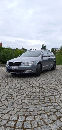 Skoda Superb cena 29999 przebieg: 299000, rok produkcji 2010 z Gubin małe 352